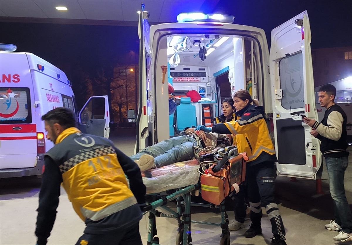 İnegöl\'de motosiklet kazası: Sürücü ağır yaralandı