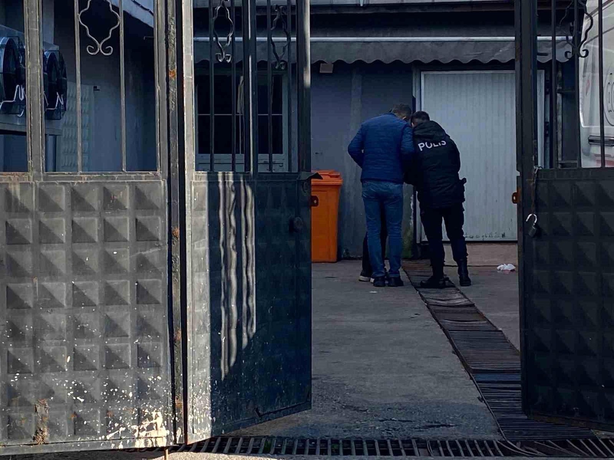 Zonguldak\'ta Gıda İmalathanesinde Silahlı İntihar Girişimi