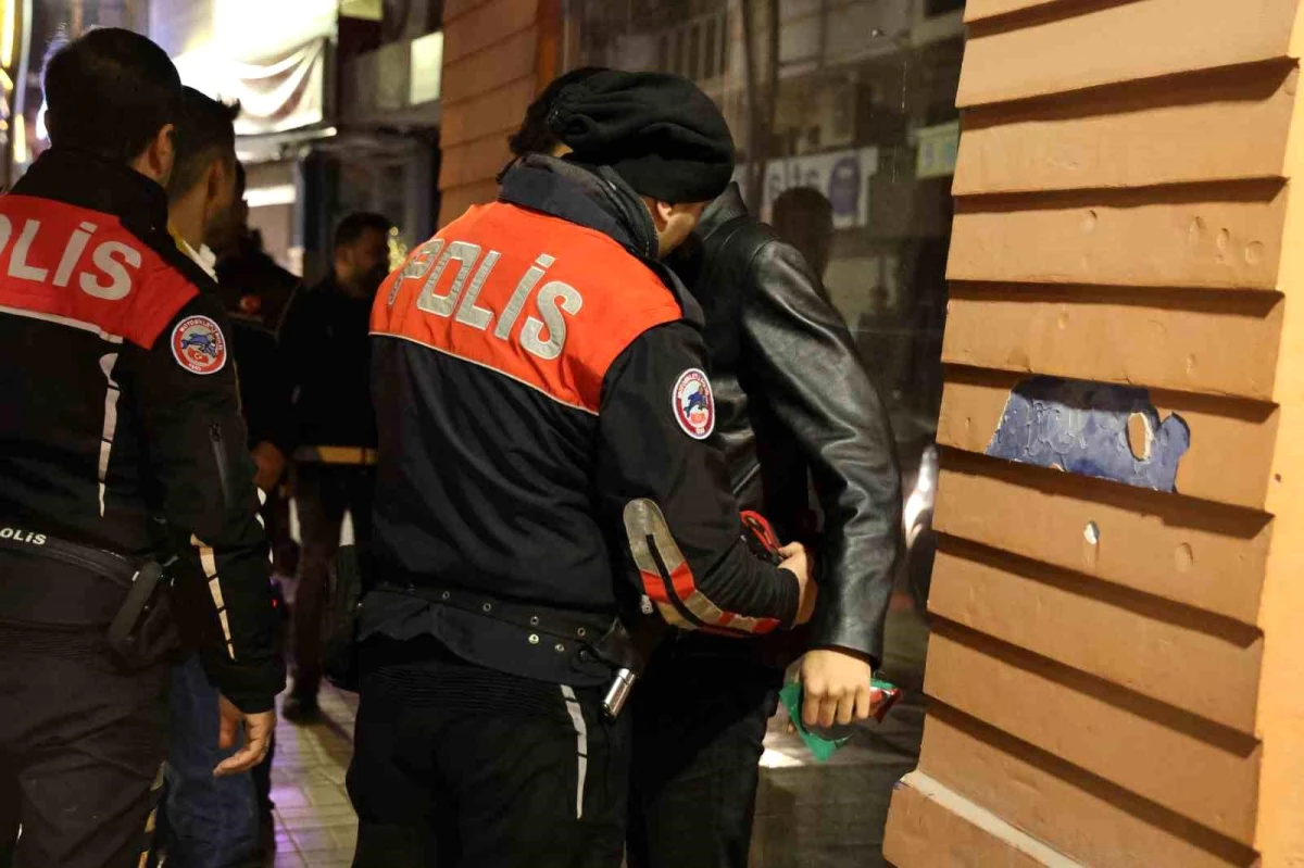 İskenderun\'da Polis Ekipleri Yeni Yıla Görev Başında Girdi