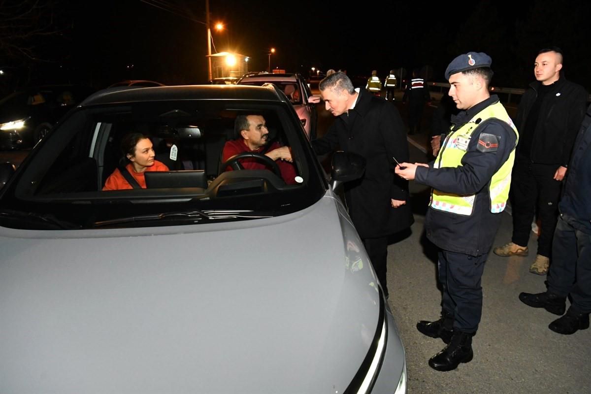 Isparta Valisi Aydın Baruş yılbaşında görevli personeli ziyaret etti