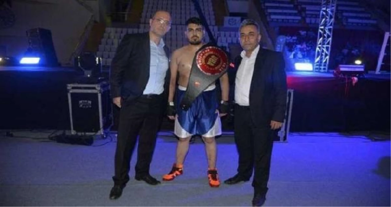 İzmirli Sporcu Gürkan Karadağ, Dünya Şampiyonu Olmayı Hedefliyor