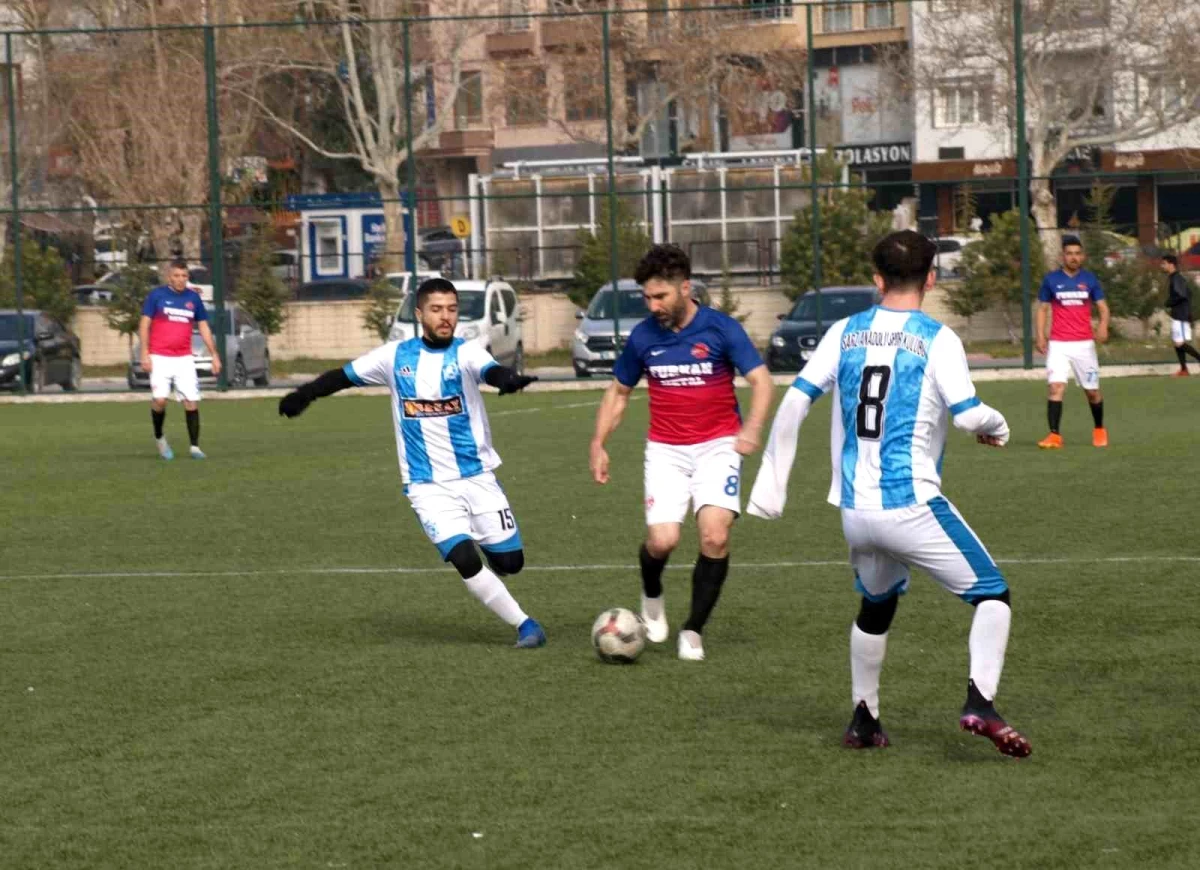 Kayseri Şeker 1. Amatör Küme A Grubu\'nda Sindelhöyük Yıldızspor ile Sarız Anadoluspor 2-2 berabere kaldı