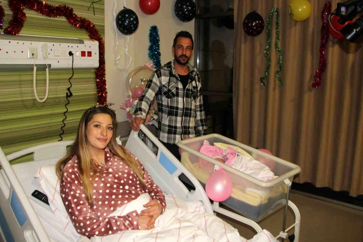 Kayseri Şehir Hastanesi\'nde 2024 yılının ilk bebeği dünyaya geldi