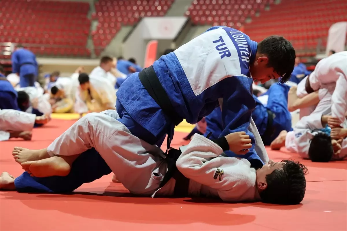 Konya\'da düzenlenen uluslararası judo kampı başladı