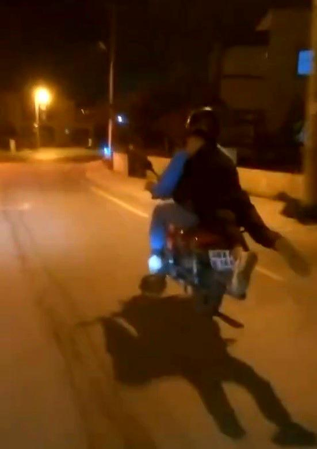 Motosikletli Gençlerin Tehlikeli Trafik Hareketleri Görüntülendi