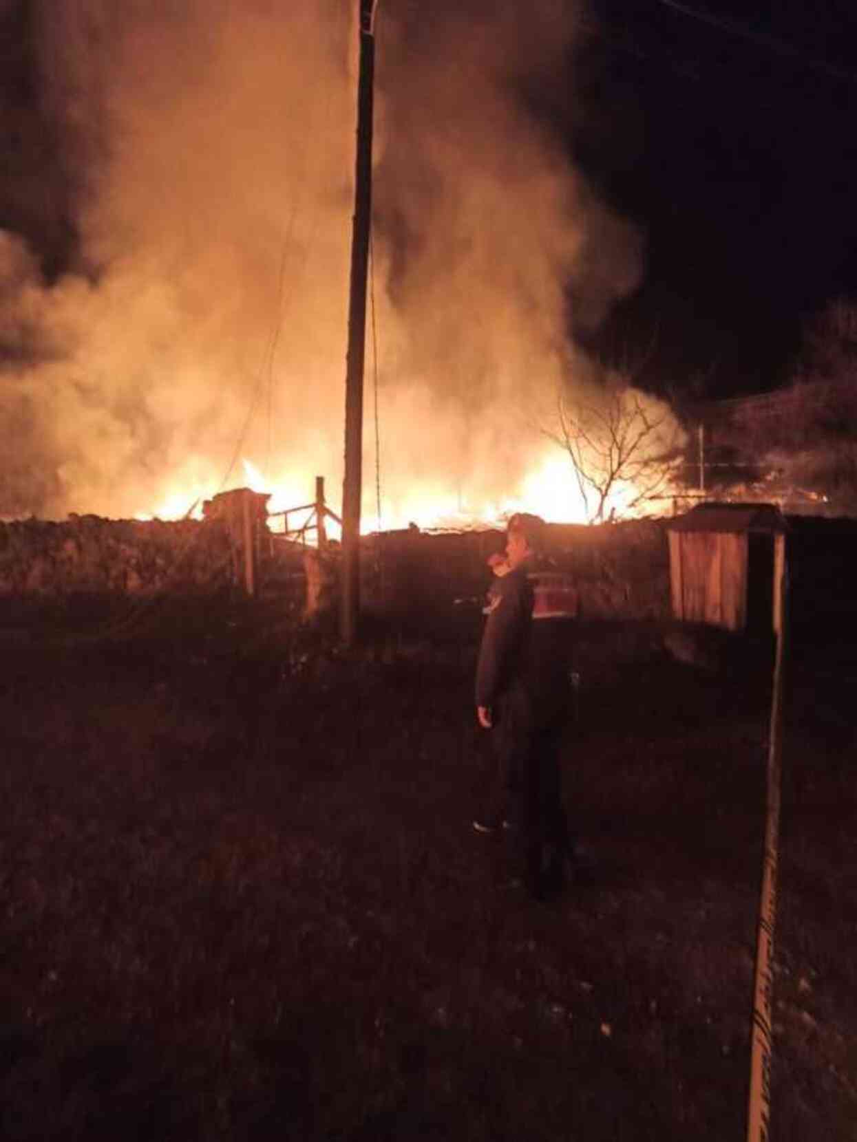 Sinop'ta yangın faciası: 2 kişi yanarak hayatını kaybetti