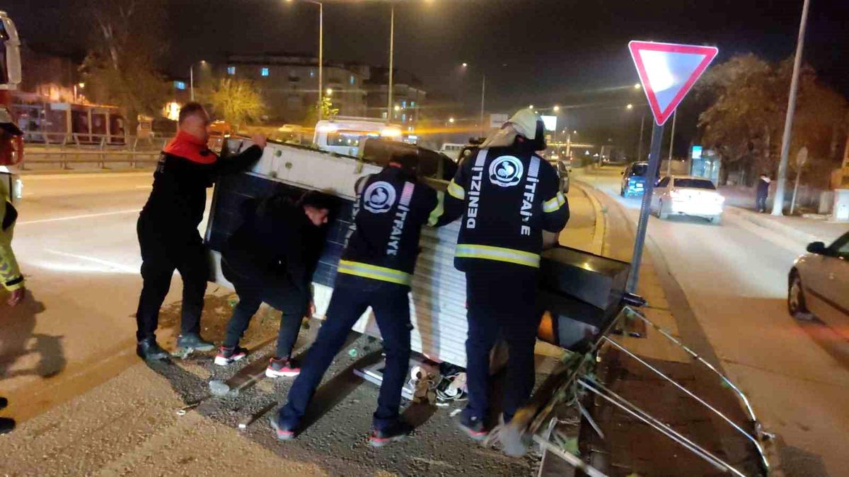 Denizli\'de Çekme Karavanlı SUV Araç Takla Attı