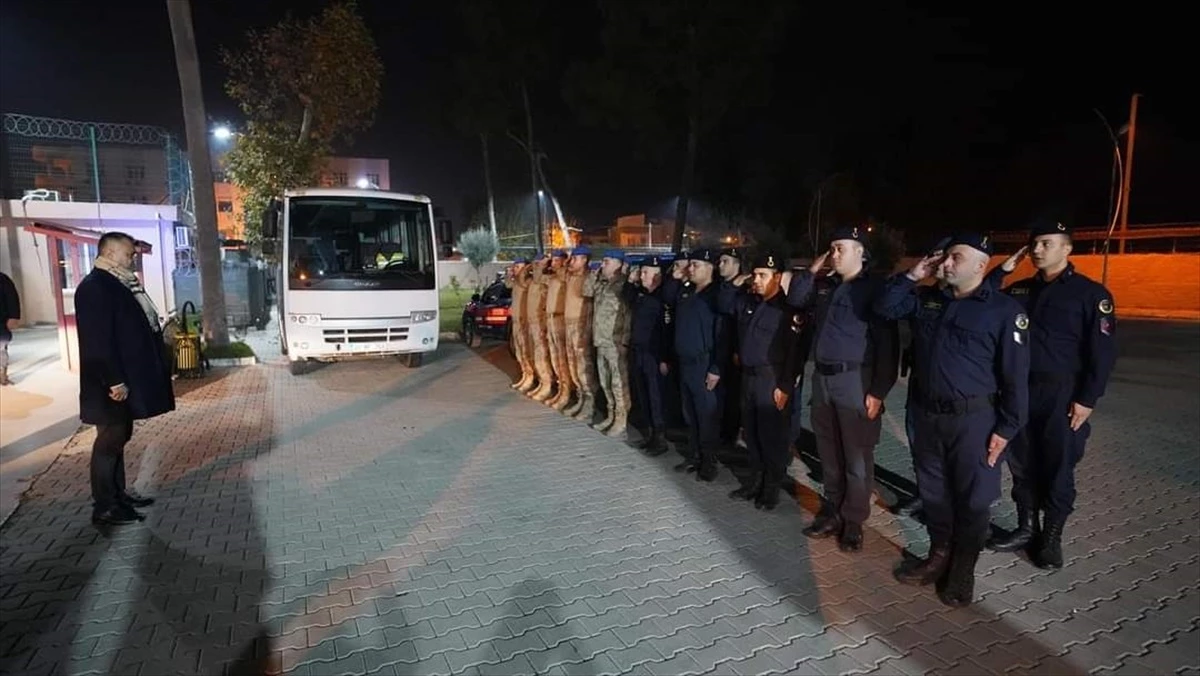 Tarsus Kaymakamı Kadir Sertel Otcu, güvenlik güçleri ve hastane çalışanlarını ziyaret etti