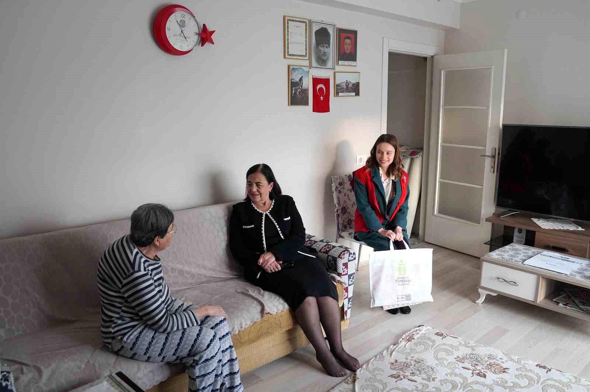 Tepebaşı Belediyesi Şehit Yakınlarını ve Gazileri Ziyaret Etti