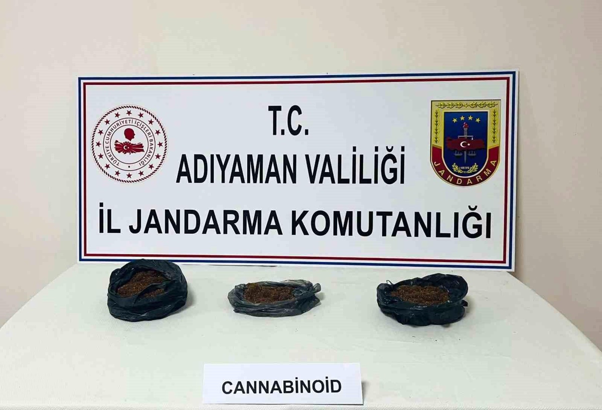 Adıyaman İl Jandarma Komutanlığı\'ndan Uyuşturucu Operasyonu: 3 Tutuklama
