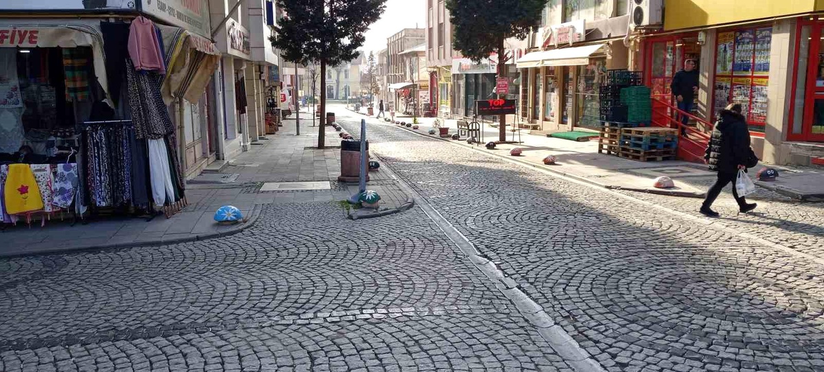 Bilecik\'te 2024 yılının ilk sabahında kent ve ilçe merkezi boş kaldı