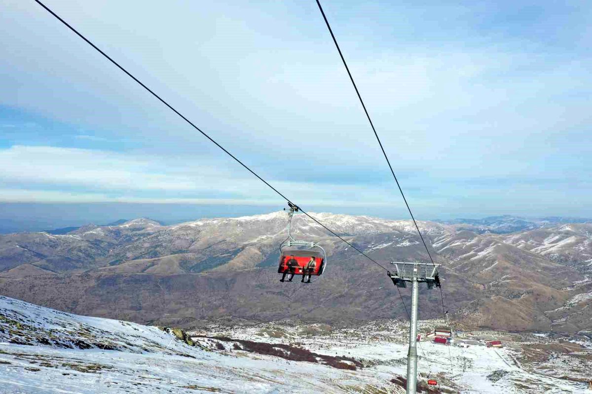 Yıldız Dağı Kış Sporları ve Turizm Merkezi\'nde kayak heyecanı başladı
