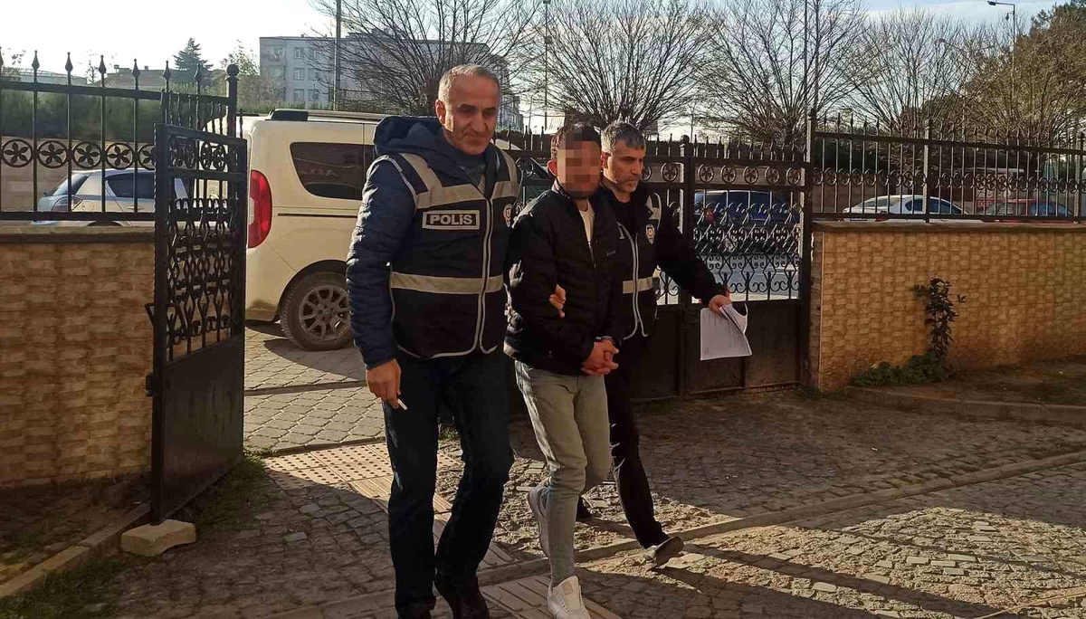 Samsun\'un Bafra ilçesinde uyuşturucu ticaretinden 8 yıl 4 ay hapis cezası bulunan şahıs yakalandı