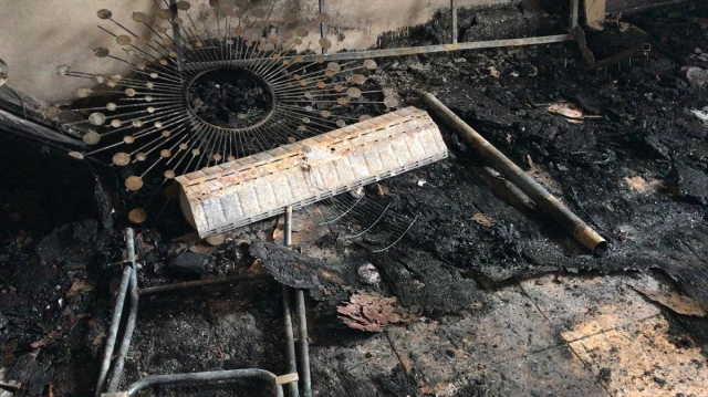 Adana'da yangında anne, baba ve kardeşi ölen yaralı çocuk da hayatını kaybetti