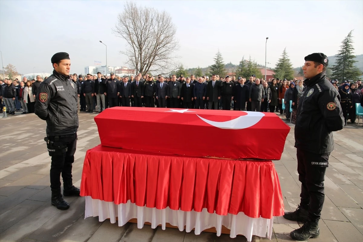 Afyonkarahisar\'da Polis Memuru Tuncay Özdemir İçin Cenaze Töreni Düzenlendi