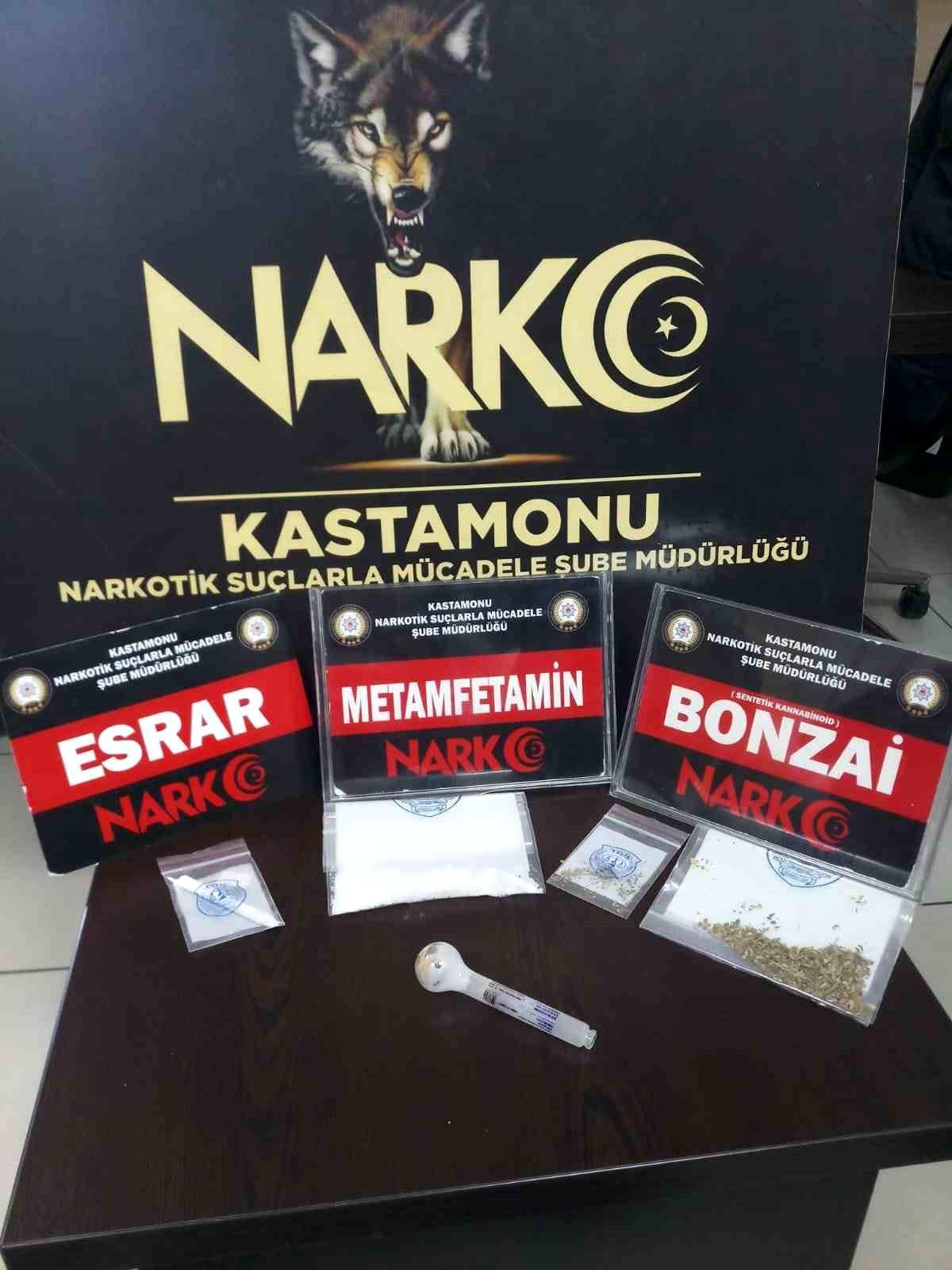 Kastamonu\'da Narkotik Köpeği ile Yapılan Aramada Uyuşturucu Ele Geçirildi