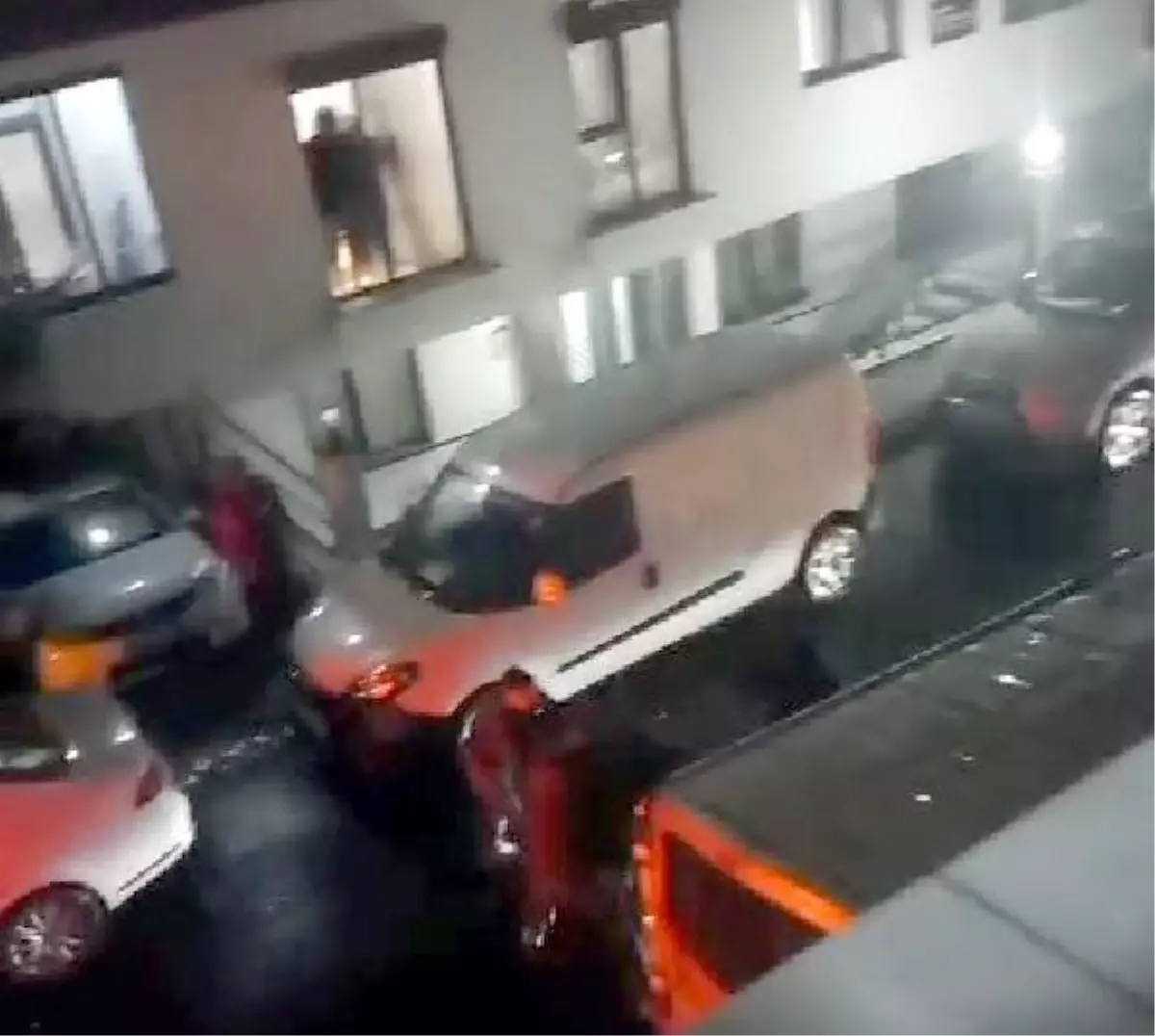 Avcılar'da Sokak Kavgasında Bir Kişi Tabancayla Yaralandı