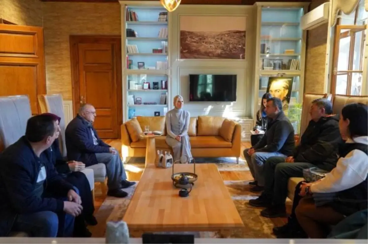 Bilecik Belediye Başkanı Vekili Melek Mızrak Subaşı, Halk Günü uygulamasıyla vatandaşları ağırlıyor