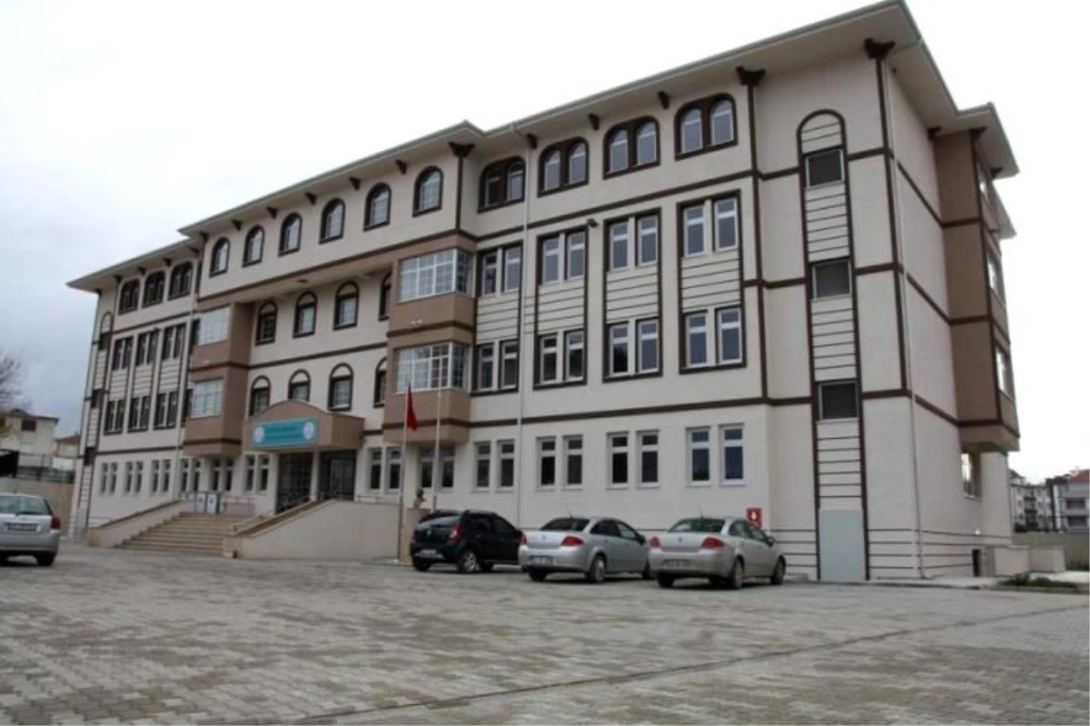 Osmaneli\'deki Resmi Kurum Binaları Deprem Yönetmeliğine Uygun Şekilde Yeniden Yapıldı