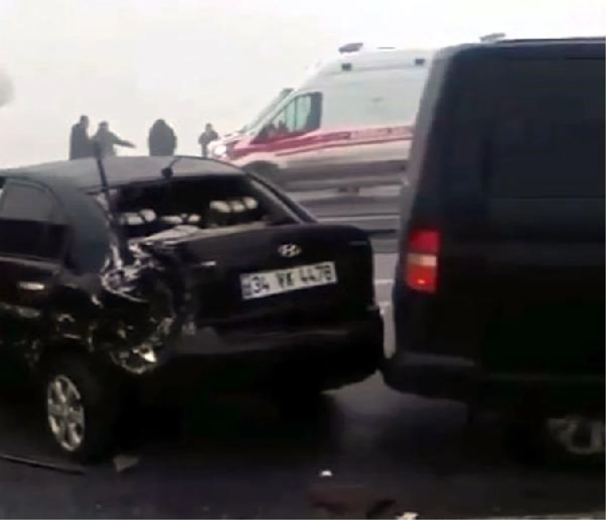 Bitlis\'te sis nedeniyle zincirleme trafik kazası: 18 yaralı