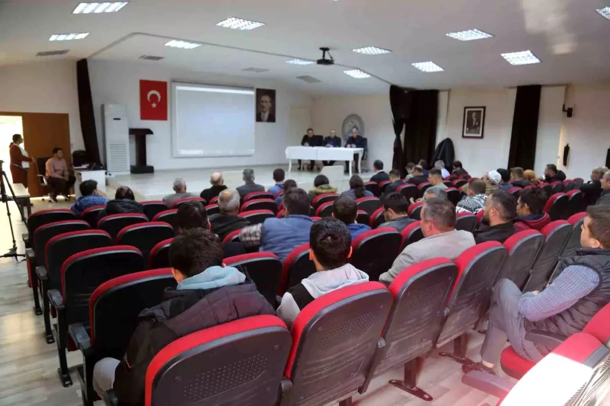 Denizli'de Çameli Sebze Üretimi Değerlendirme Toplantısı Gerçekleştirildi