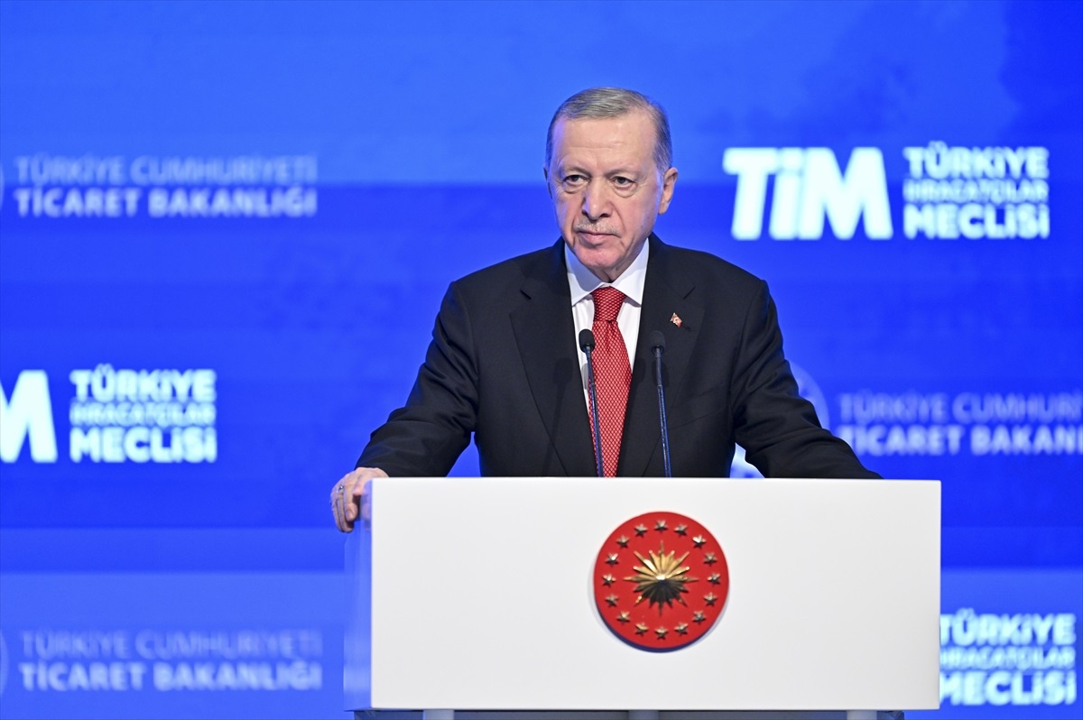 Cumhurbaşkanı Erdoğan: "2024\'te mal ve hizmet ihracatımızı 375 milyar doların üstüne çıkarabileceğimize inanıyoruz.