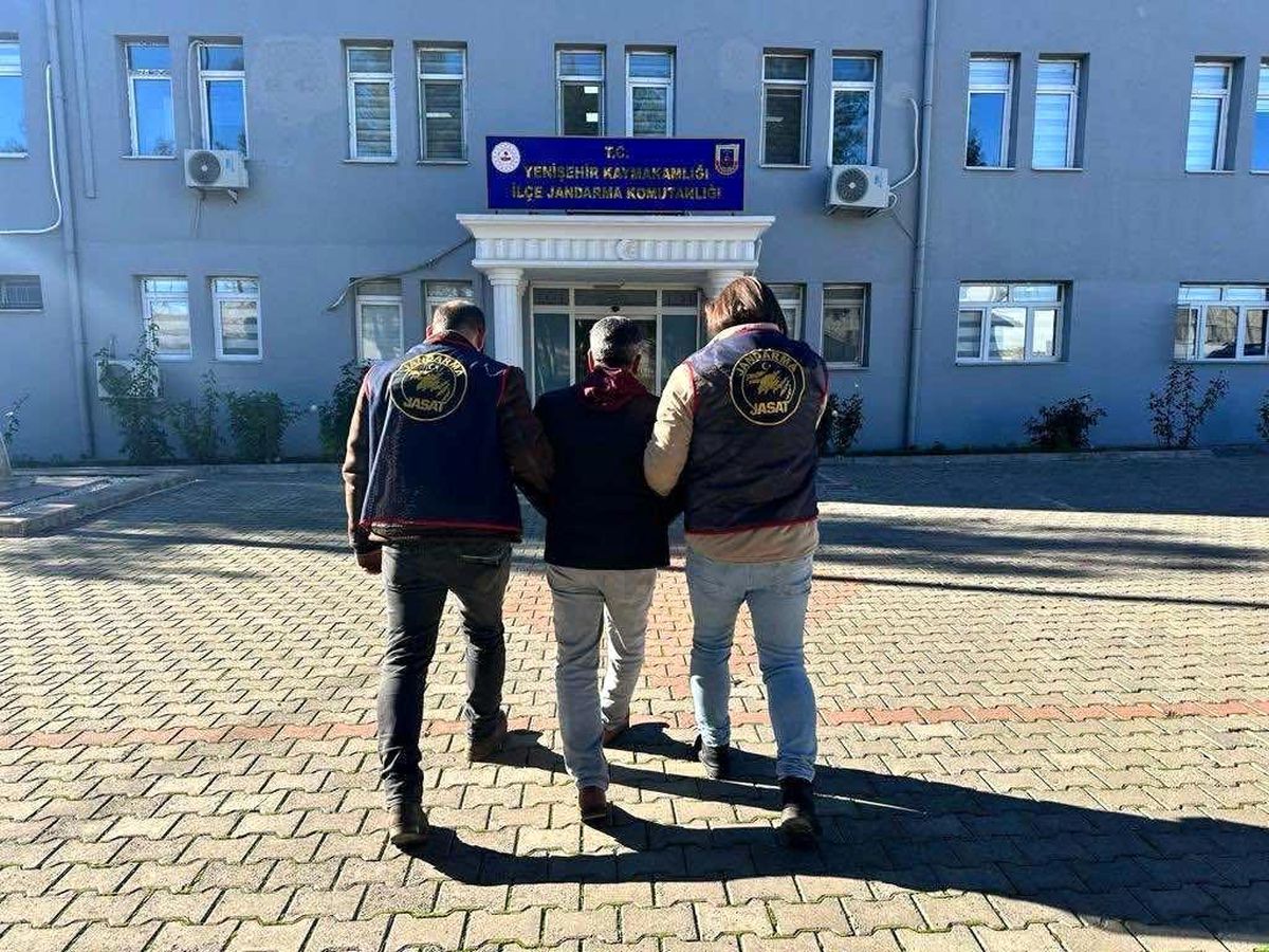 Diyarbakır\'da Yakalanan 5 Şüpheli Hapis Cezalarıyla İlgili Tutuklandı
