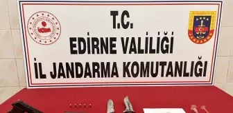Enez ilçesinde uyuşturucu ve kuru sıkı tabanca bulunan 2 şüpheli gözaltına alındı