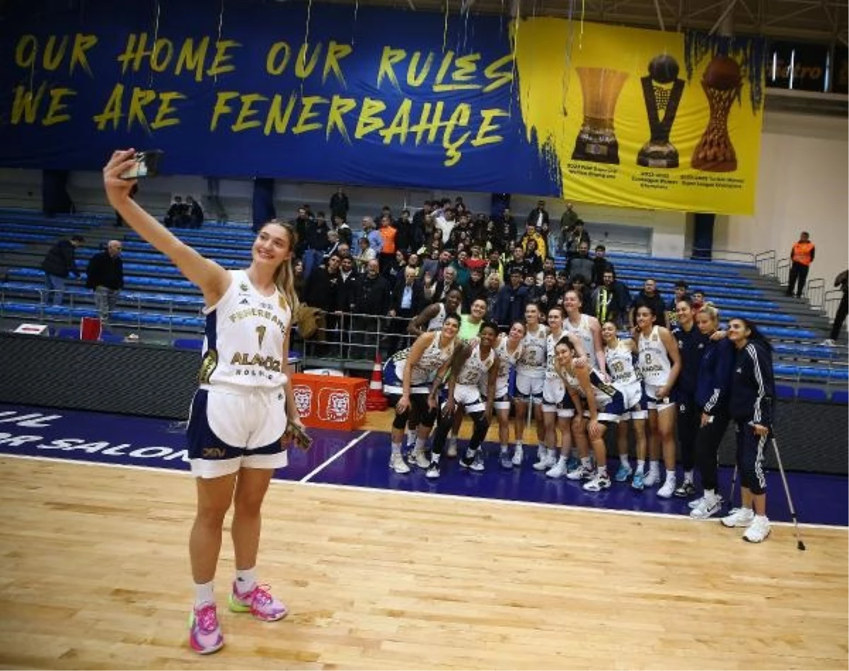 Fenerbahçe Alagöz Holding, Nesibe Aydın\'ı mağlup ederek yarı finale yükseldi