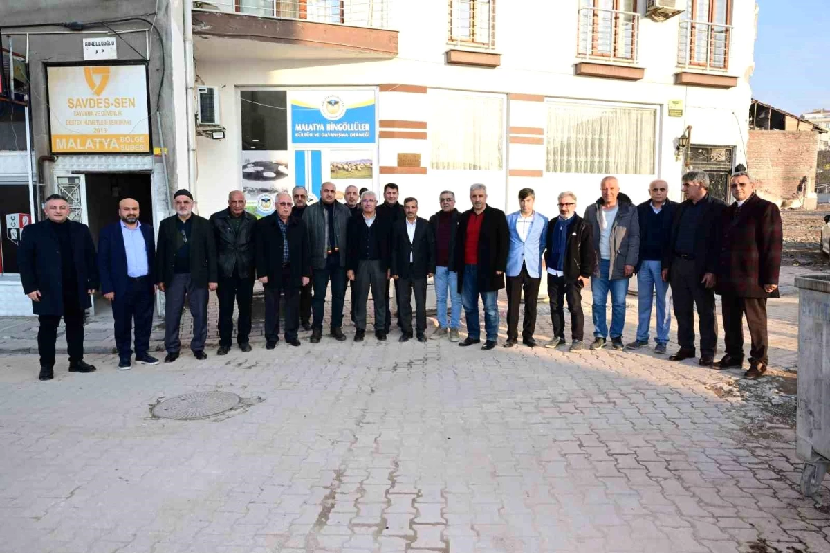 Battalgazi Belediye Başkanı Osman Güder, Bingöllüler Derneği\'ni ziyaret etti