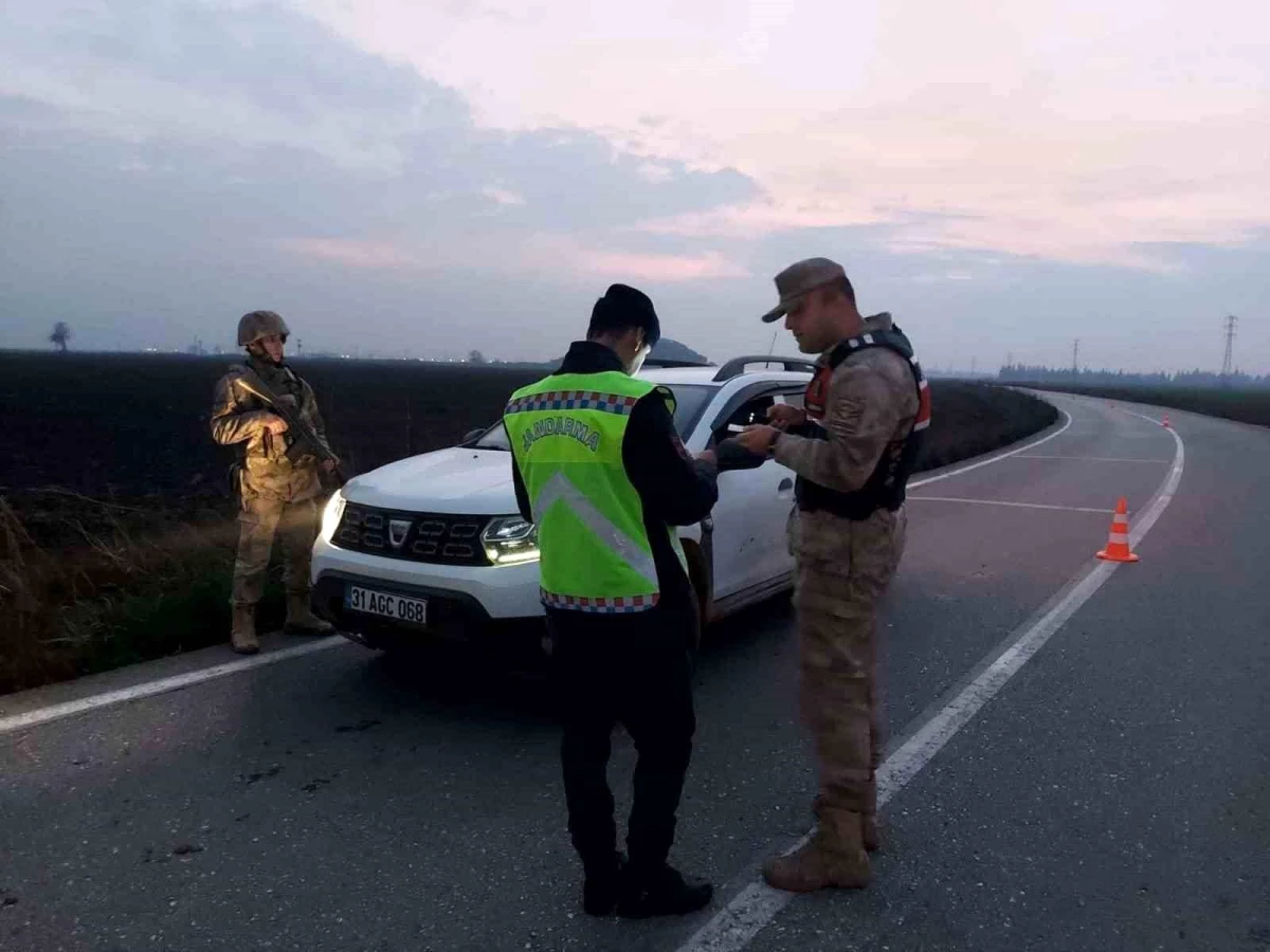 Hatay Jandarma Ekipleri Uyuşturucu ve Trafik Denetimi Gerçekleştirdi
