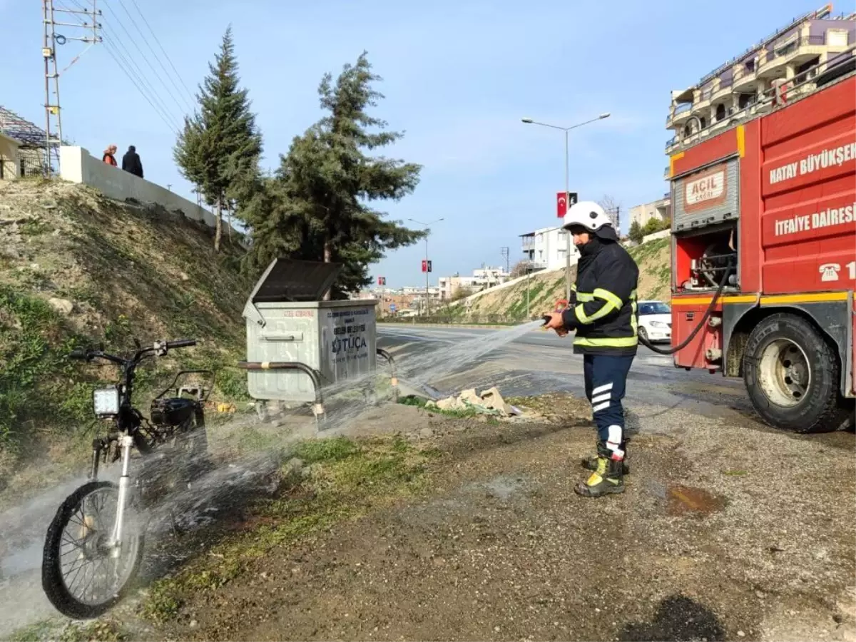 Belen\'de motosiklet yangını itfaiye tarafından söndürüldü