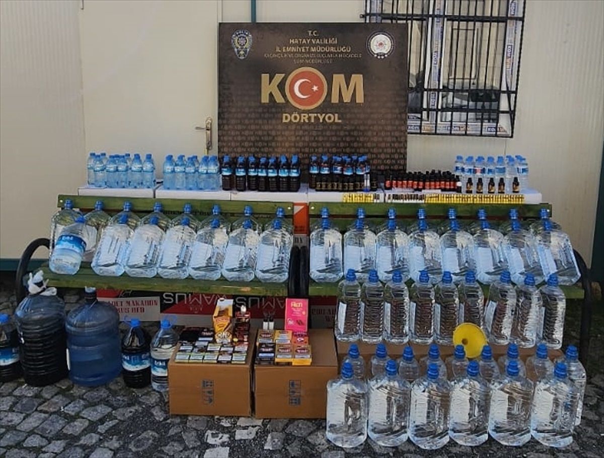 Hatay\'da sahte içki ve gümrük kaçağı ürün operasyonunda 2 şüpheli gözaltına alındı