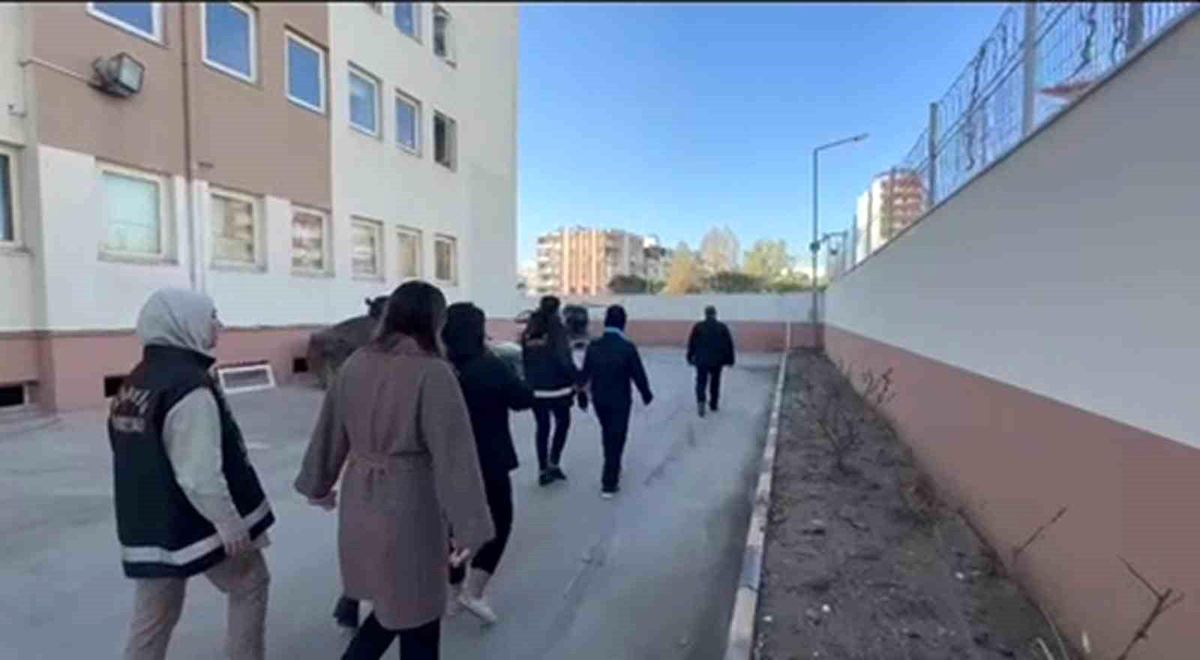 İskenderun\'da Masaj Salonları Denetlendi: 10 Şahıs Gözaltına Alındı