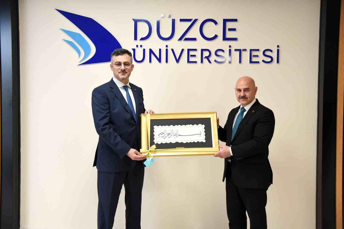 Bursa Teknik Üniversitesi Rektörü Prof. Dr. Naci Çağlar, Düzce Üniversitesi\'ni ziyaret etti