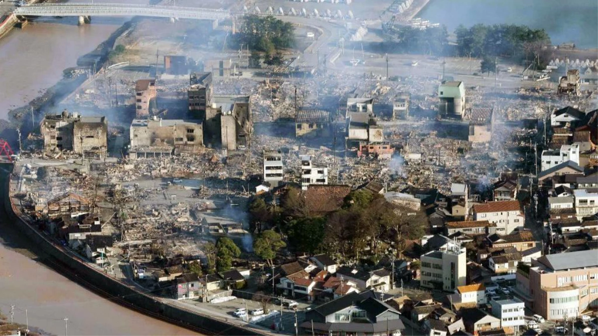 Japonya\'da 7,6 büyüklüğündeki deprem sonrası tsunami uyarısı