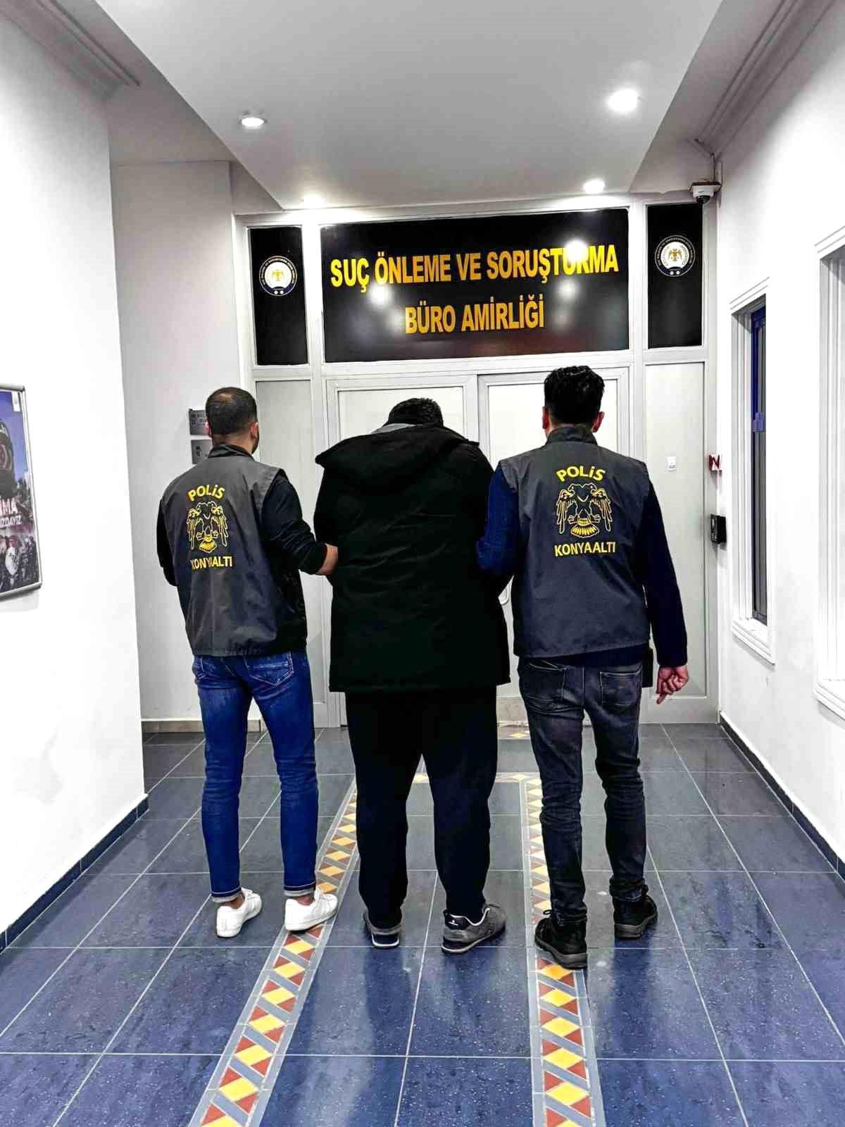 Antalya\'da Kendisine Ait Olmayan Ev İlanlarıyla Dolandırıcılık Yapan 3 Şüpheli Yakalandı