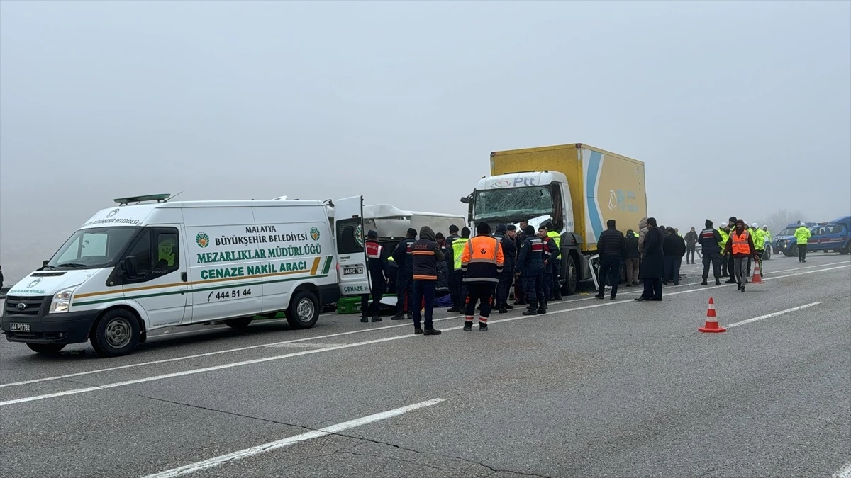 Malatya\'da otobüs kazası: 4 ölü, 36 yaralı