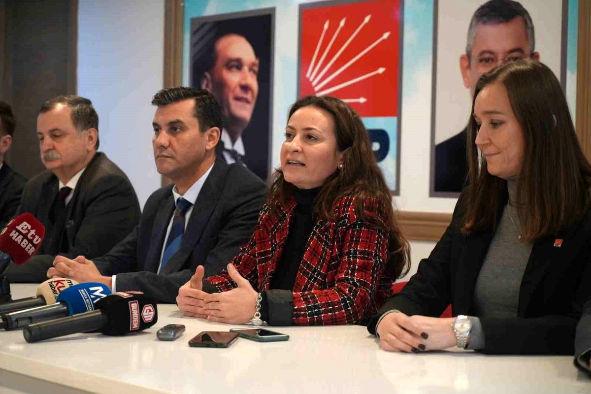 Manisa CHP adaylarını tanıttı