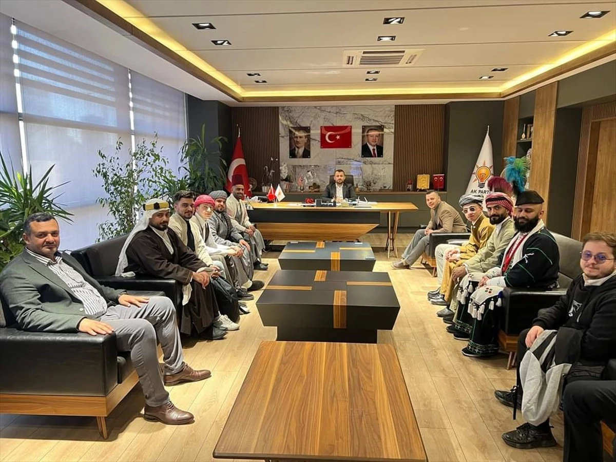 Irak\'tan gelen Musul Kültür Sanat Evi temsilcileri AK Parti Mardin İl Başkanlığını ziyaret etti