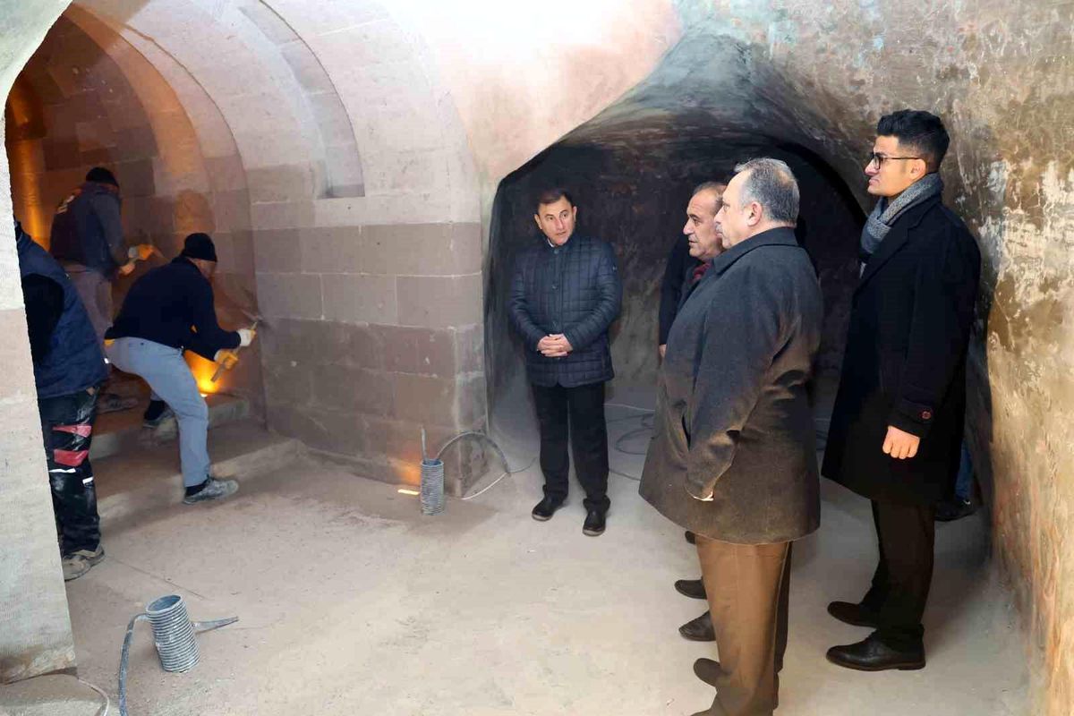 Talas Belediye Başkanı Mustafa Yalçın, Çanakkale\'den Cumhuriyete 100. Yıl Müzesi ve Su Medeniyetleri Müzesi\'ndeki çalışmaları inceledi