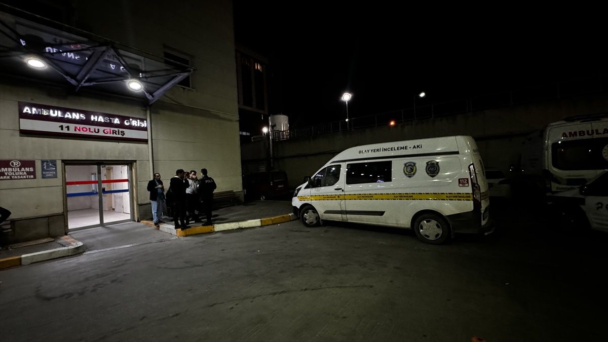 Adapazarı\'nda silahlı saldırı: Eski kız arkadaşı ve ağabeyini yaralayan şüpheli yakalandı