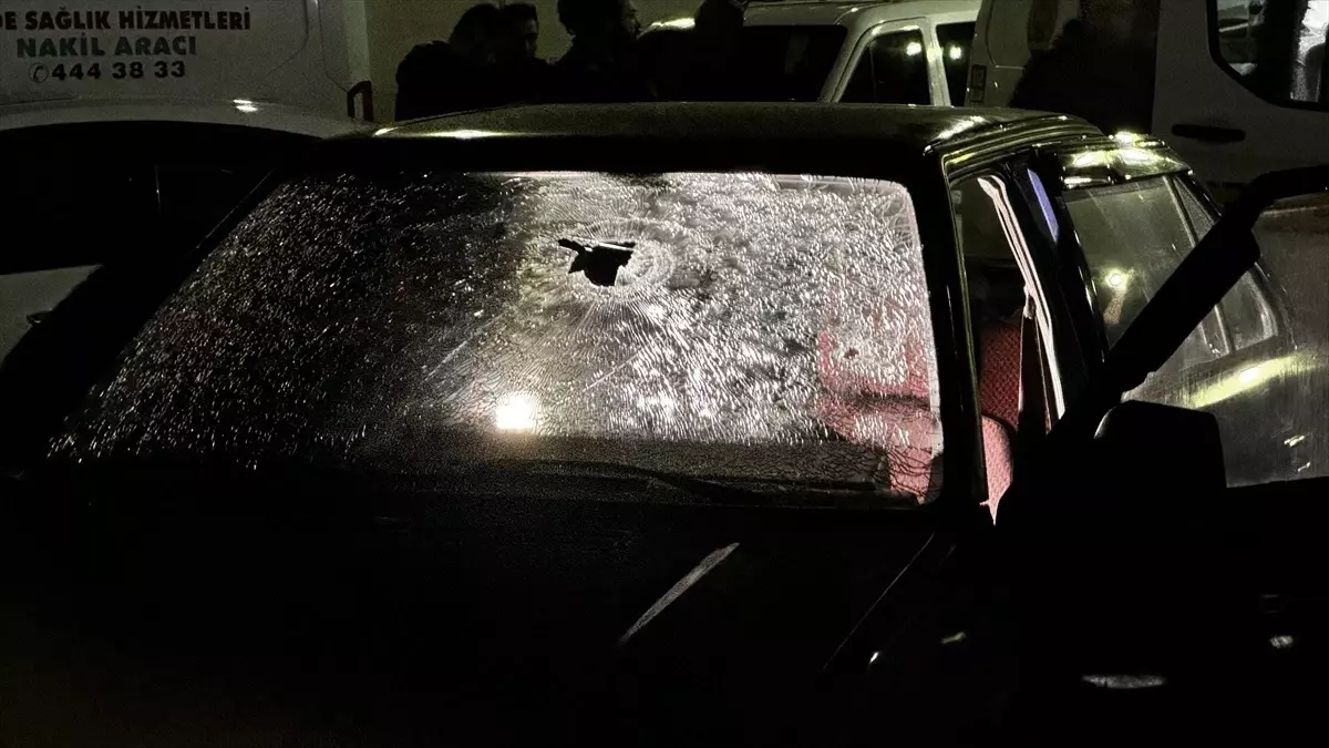 Adapazarı'nda silahlı saldırı: Eski kız arkadaşı ve ağabeyini yaralayan şüpheli tutuklandı