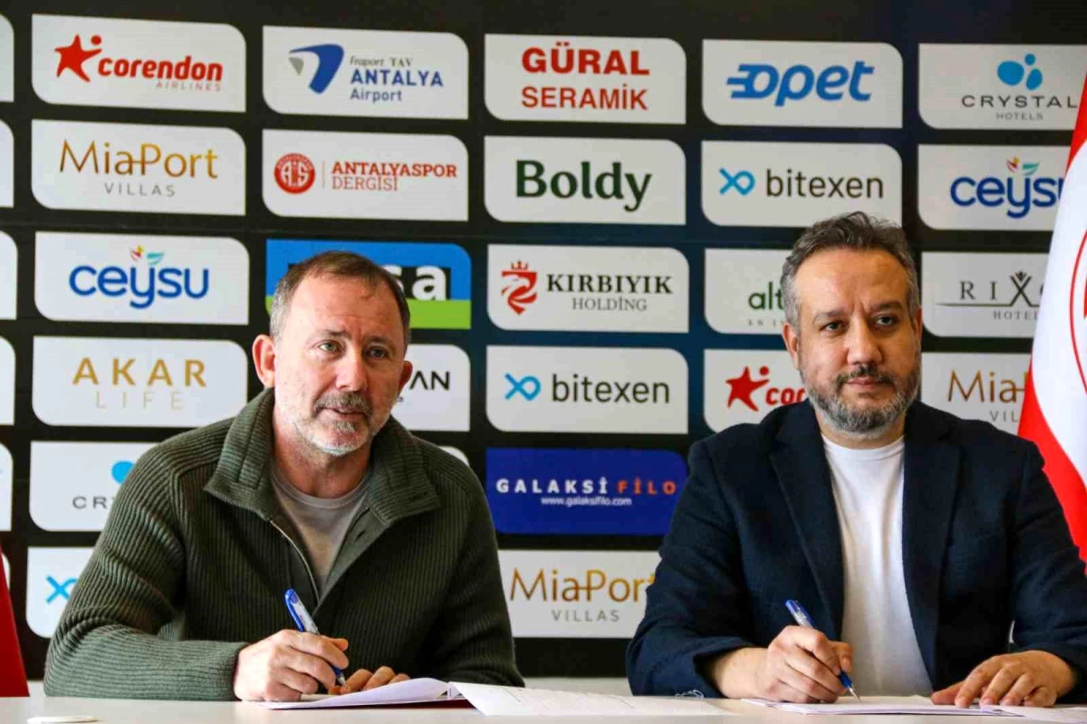 Antalyaspor\'un Yeni Teknik Direktörü Sergen Yalçın: Hedefimiz Takımı Yukarı Çıkarmak