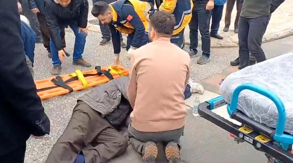 Düzce\'de bisikletli ile motosiklet çarpıştı: 2 yaralı
