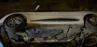 Sivas'ta yağmur nedeniyle otomobil şarampole devrildi, 5 kişi yaralandı