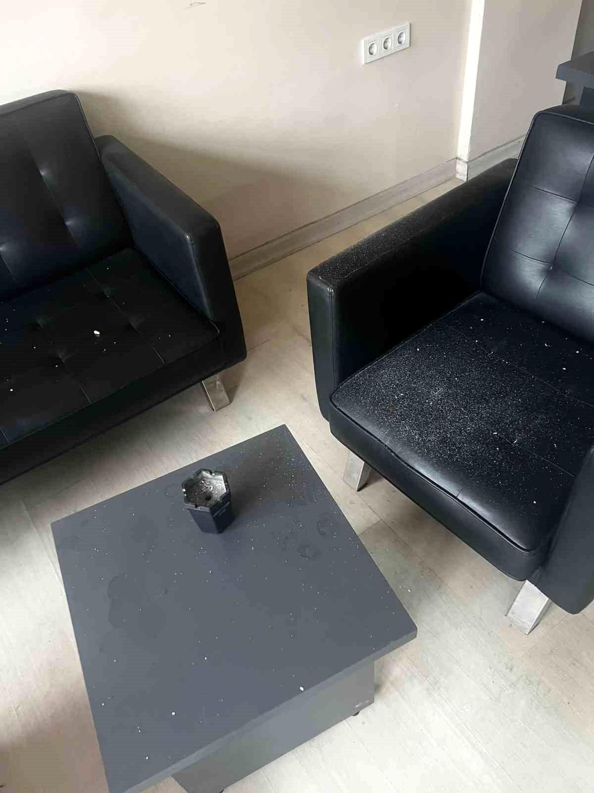 Söke\'de Yorgun Mermi Sanayi Dükkanının Çatısını Deldi