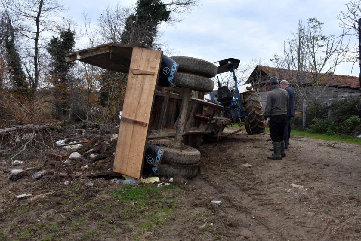 Sinop\'ta traktör kazasında sürücü son anda kurtuldu