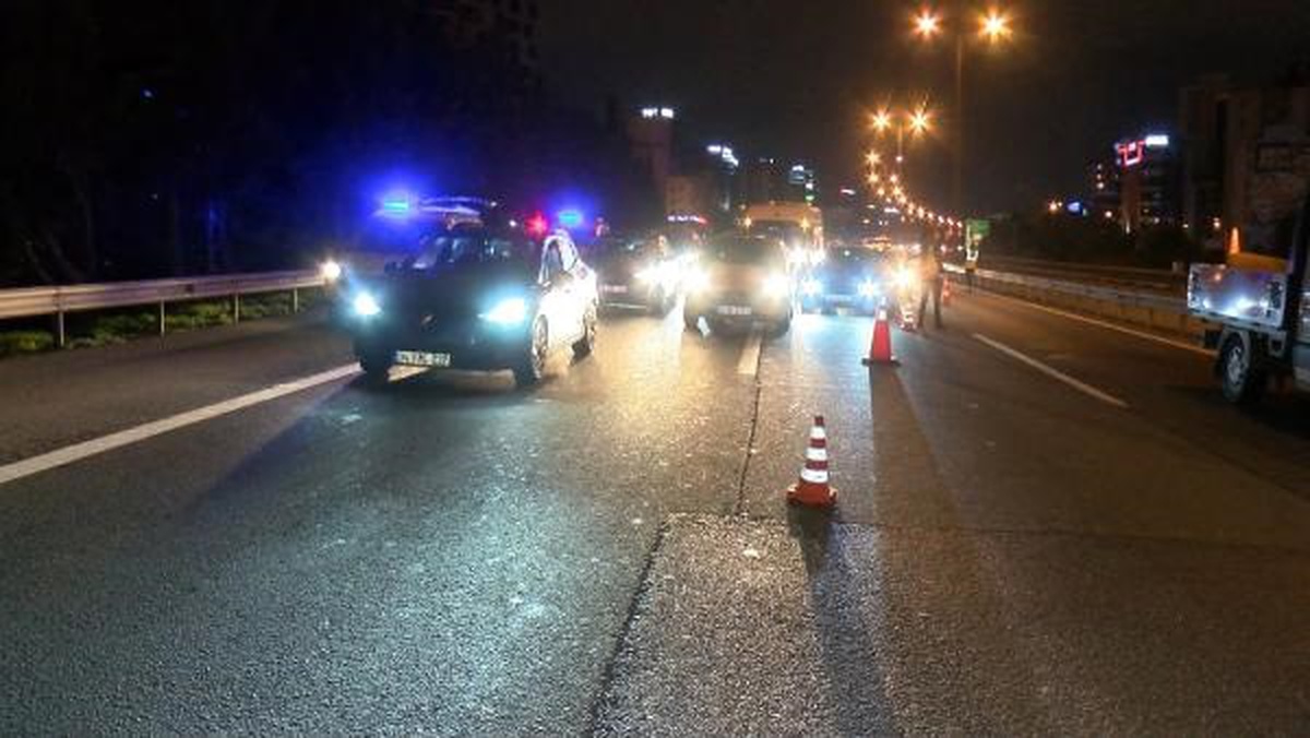 Ümraniye\'de kaza: Takla atan otomobilde 1 kişi yaralandı