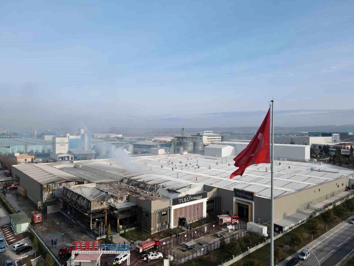 Kütahya OSB, yangın sonucu zarar gören porselen fabrikası için geçmiş olsun mesajı yayınladı